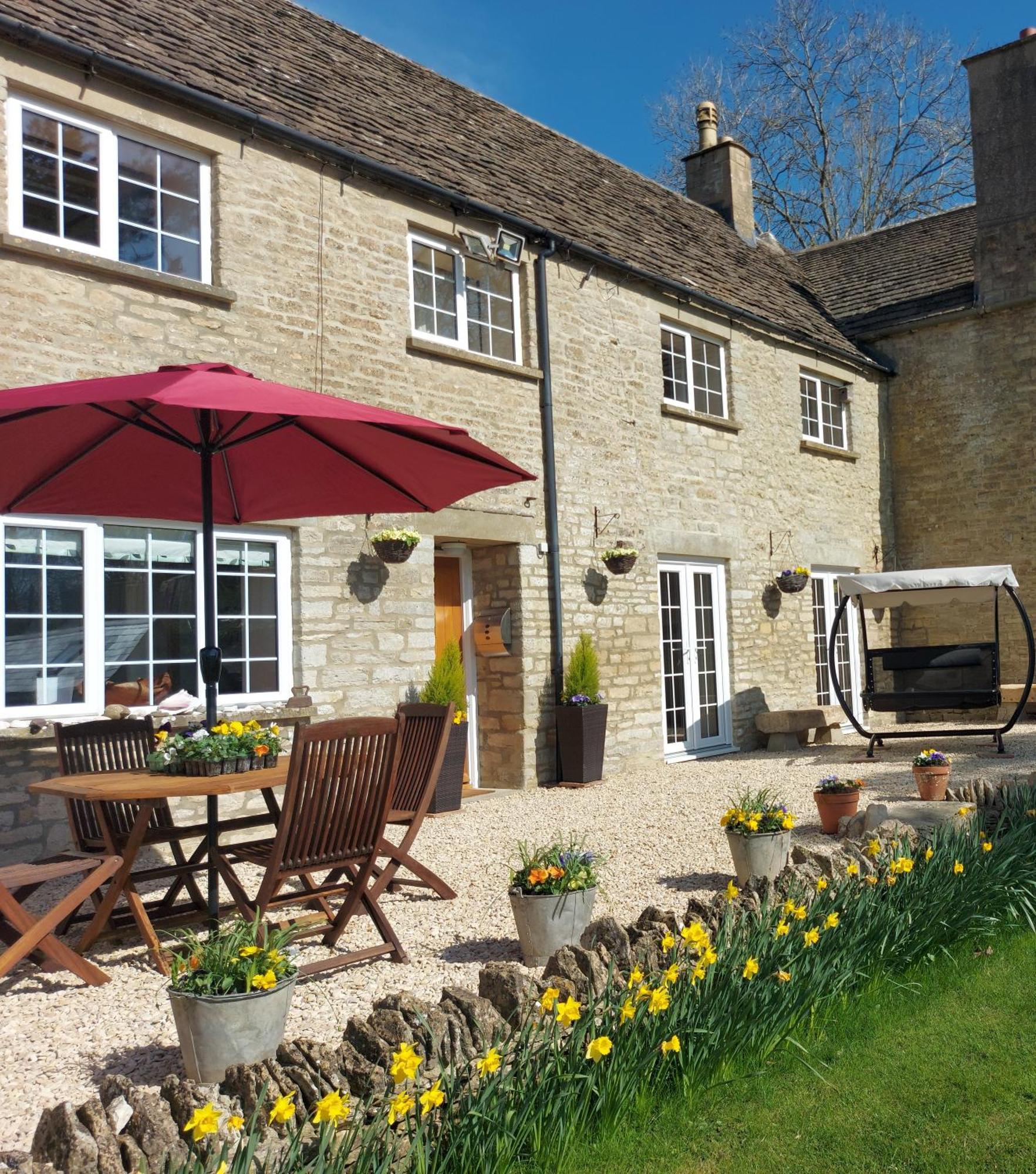 Thames Head Wharf - Historic Cotswold Cottage With Stunning Countryside Views Cirencester Εξωτερικό φωτογραφία
