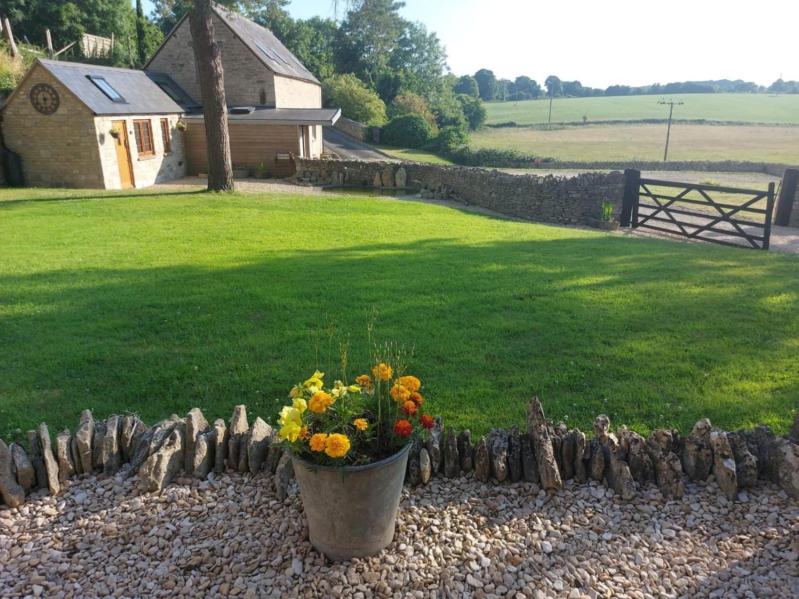 Thames Head Wharf - Historic Cotswold Cottage With Stunning Countryside Views Cirencester Εξωτερικό φωτογραφία