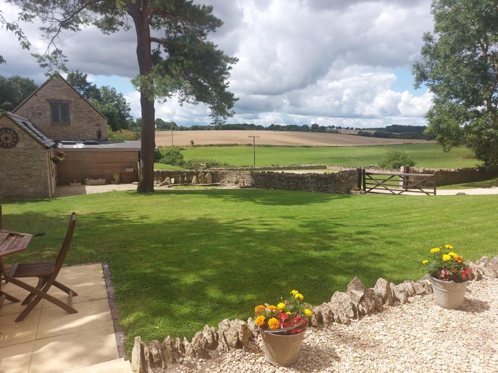 Thames Head Wharf - Historic Cotswold Cottage With Stunning Countryside Views Cirencester Εξωτερικό φωτογραφία